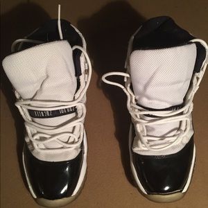 Air Jordan Retro 11 size Y7 or Women’s size 7-7.5